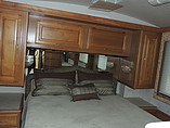 1999 Fleetwood Discovery Photo #13
