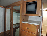 1999 Fleetwood Discovery Photo #14