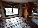 2000 Fleetwood Discovery Photo #18