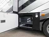 2015 Fleetwood Discovery Photo #8