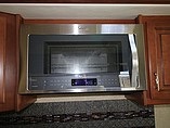 2015 Fleetwood Discovery Photo #14