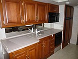2002 Fleetwood Discovery Photo #7