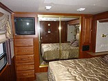 2002 Fleetwood Discovery Photo #12