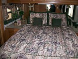 2000 Fleetwood Discovery Photo #4