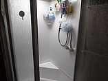 2004 Fleetwood Discovery Photo #12