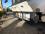 2004 Fleetwood Discovery Photo #18