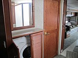 2003 Fleetwood Discovery Photo #10