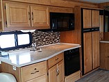 2005 Fleetwood Discovery Photo #3