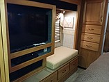 2005 Fleetwood Discovery Photo #6