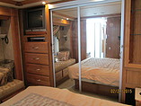2006 Fleetwood Discovery Photo #13