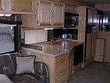 2006 Fleetwood Discovery Photo #9