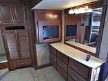 2008 Fleetwood Discovery Photo #8