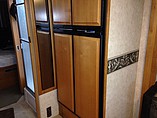 2004 Fleetwood Discovery Photo #16