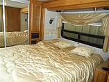 2005 Fleetwood Discovery Photo #6