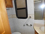 2005 Fleetwood Discovery Photo #7