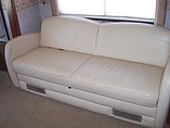 2005 Fleetwood Discovery Photo #8