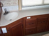 2005 Fleetwood Discovery Photo #13