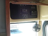 2005 Fleetwood Discovery Photo #28