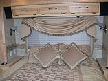 2006 Fleetwood Discovery Photo #11