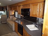 2006 Fleetwood Discovery Photo #18
