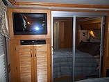 2006 Fleetwood Discovery Photo #21