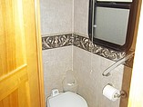 2006 Fleetwood Discovery Photo #25