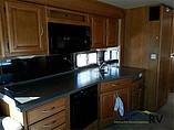2006 Fleetwood Discovery Photo #11