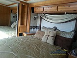2006 Fleetwood Discovery Photo #16