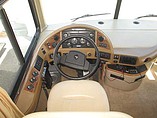 2005 Fleetwood Discovery Photo #11