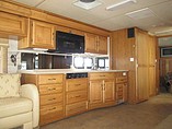 2005 Fleetwood Discovery Photo #17