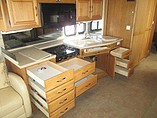 2005 Fleetwood Discovery Photo #18