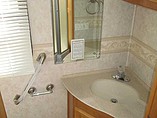 2005 Fleetwood Discovery Photo #22