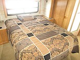 2005 Fleetwood Discovery Photo #25
