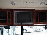 2006 Fleetwood Discovery Photo #9
