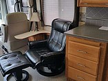 2007 Fleetwood Discovery Photo #27