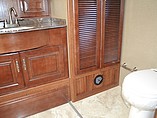 2014 Fleetwood Discovery Photo #10