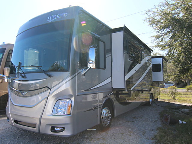 2015 Fleetwood Discovery Photo