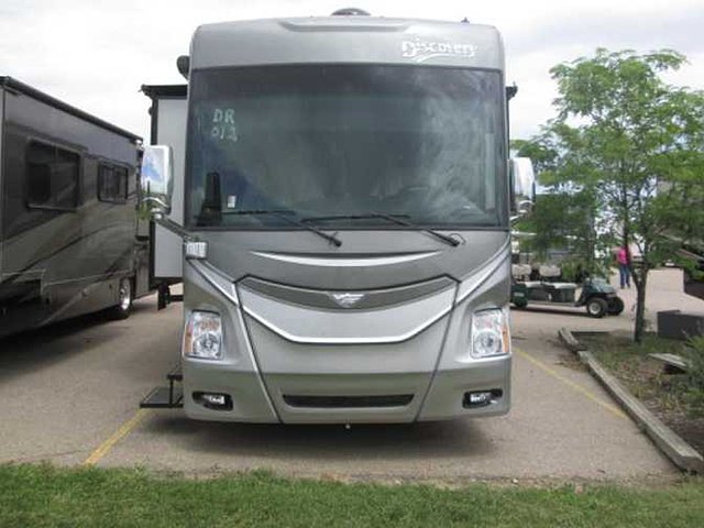 2015 Fleetwood Discovery Photo