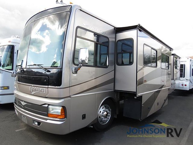 2005 Fleetwood Discovery Photo
