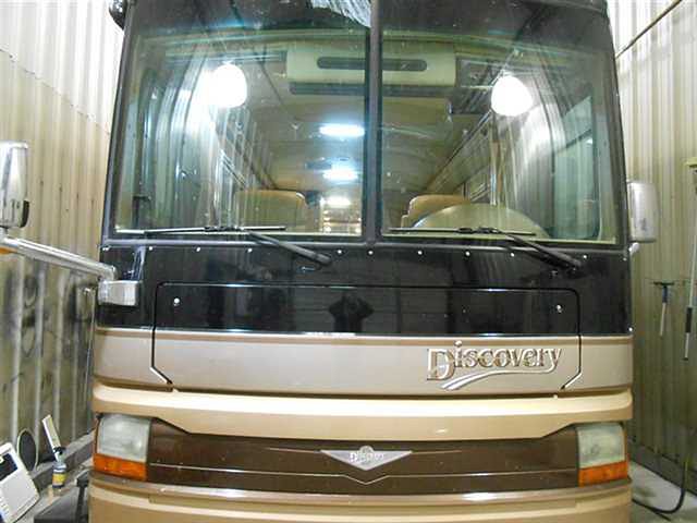 2005 Fleetwood Discovery Photo