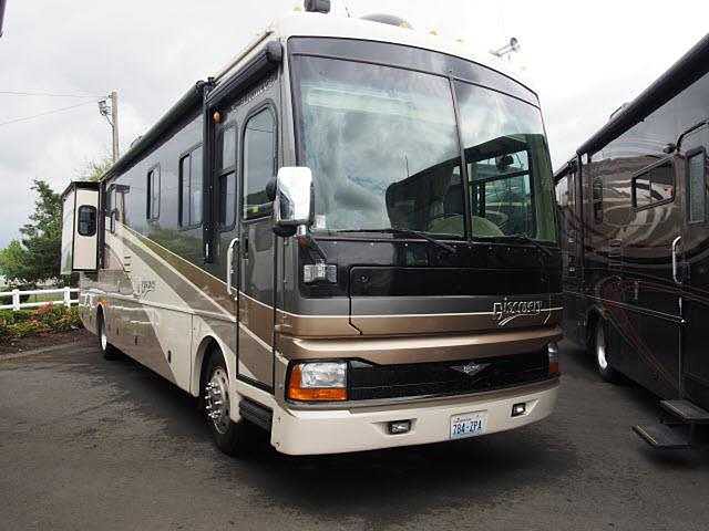2006 Fleetwood Discovery Photo