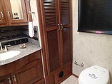 2015 Fleetwood Discovery Photo #16