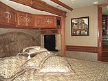 2015 Fleetwood Discovery Photo #15