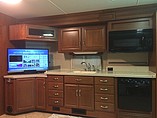 2010 Fleetwood Discovery Photo #17