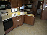 2010 Fleetwood Discovery Photo #7