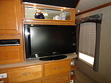 2008 Fleetwood Discovery Photo #22