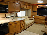 2008 Fleetwood Discovery Photo #6