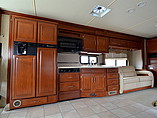 2008 Fleetwood Discovery Photo #10