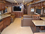 2014 Fleetwood Discovery Photo #8