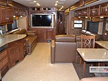 2014 Fleetwood Discovery Photo #5